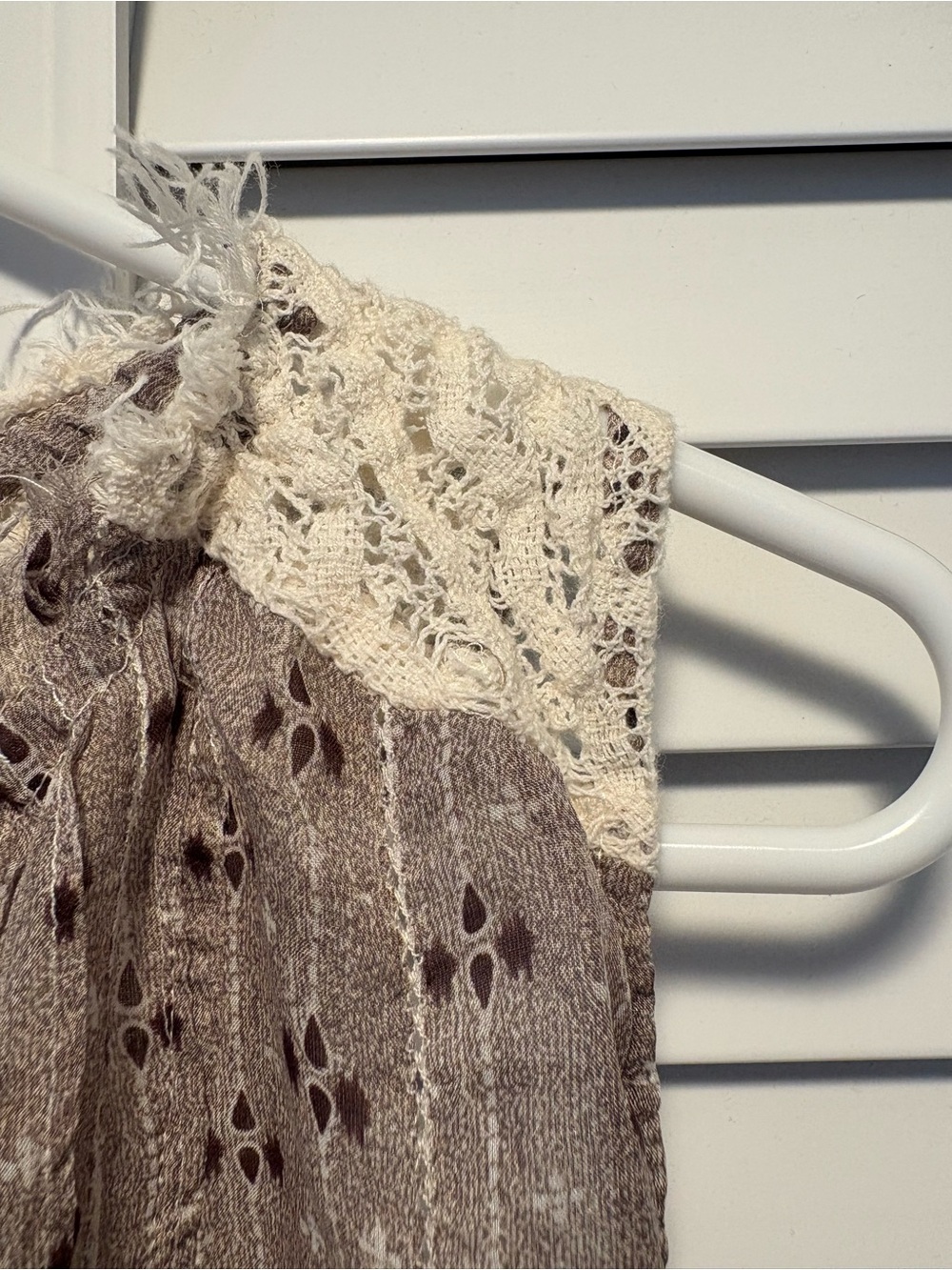 Silk and lace eyelet blouse from Anthropologie - Picture 4 of 7